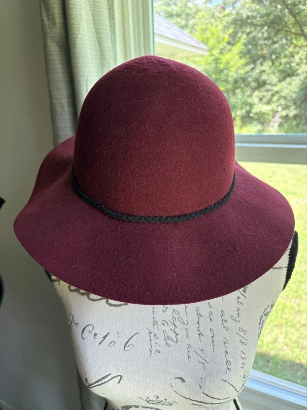 Women's Wide-Brim Wool Felt Hat - Burgundy